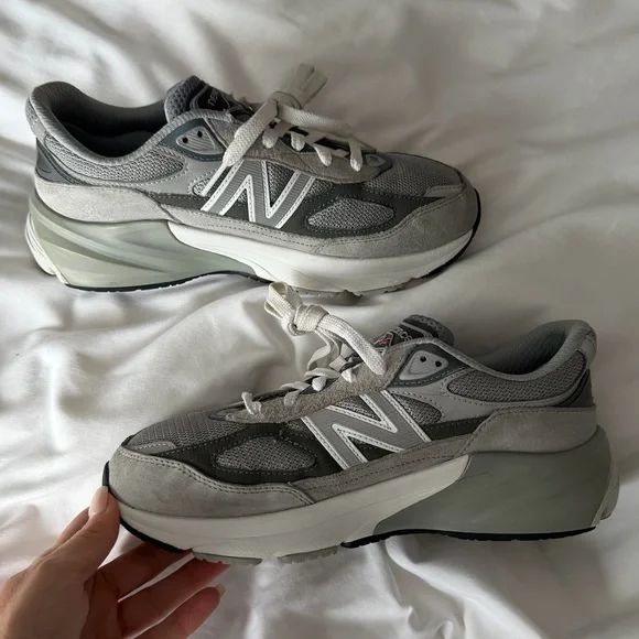 New Balance 990 V6 Gray and White Athletic Shoes - Picture 2 of 8
